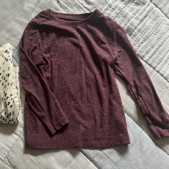 3 long sleeve Old Navy shirts. - Picture 4 of 5